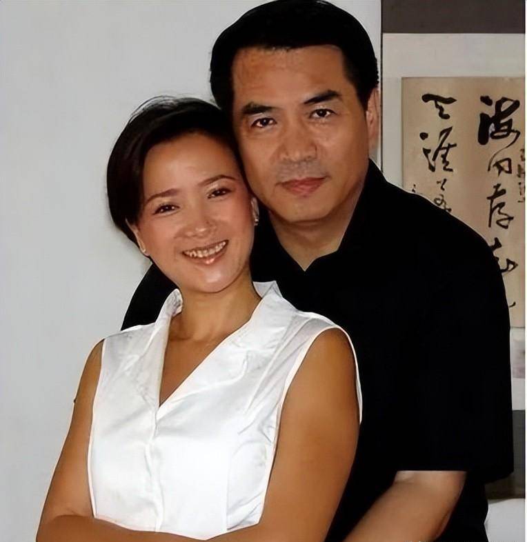 青春给了刘威,孩子给了许亚军,转身嫁给廖京生的何晴,如今怎样了_明星