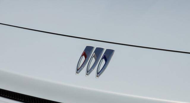 别克e5上市:别克纯电市场布局,车标,等待市场检验_搜狐汽车_搜狐网