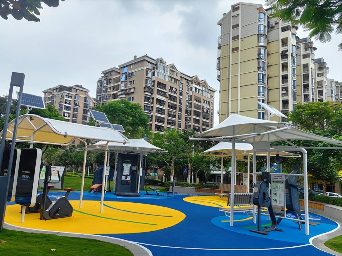 户外智能健身房亮相 市民纷纷前往体验_湖里区_运动_公园
