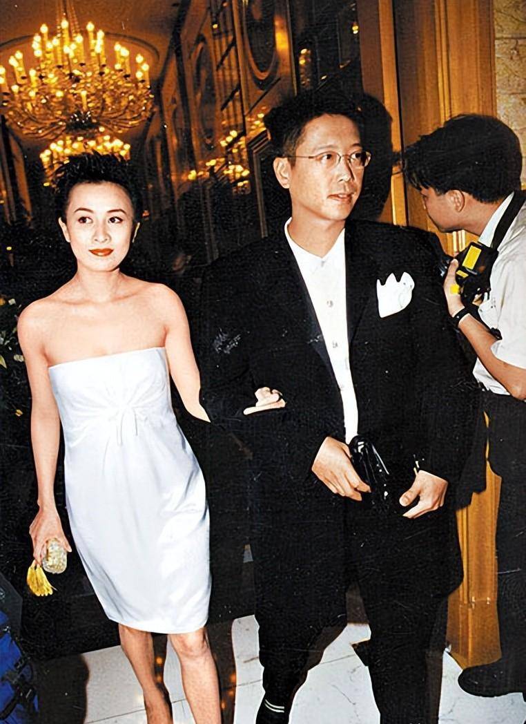 何超琼:曾携10亿嫁给许晋亨,分手22年后如今生活差