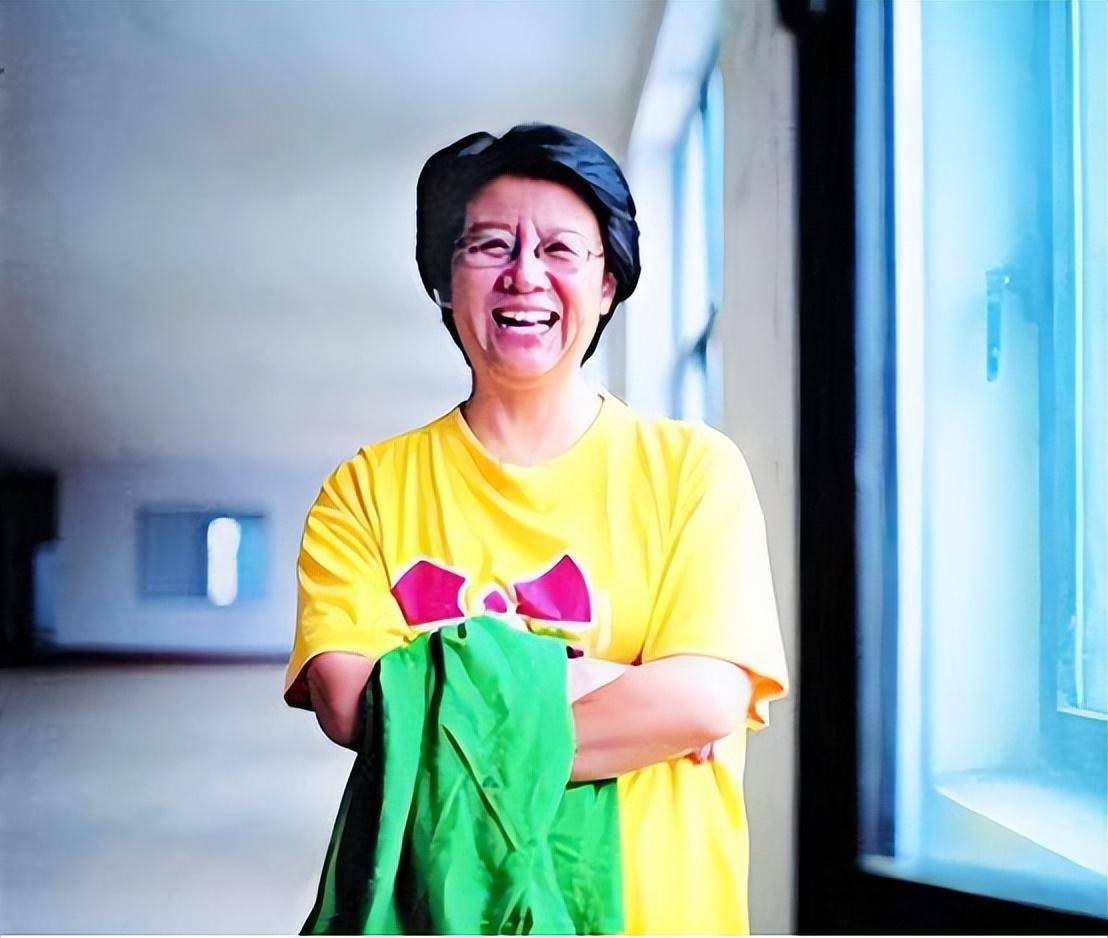 电视著名女导演娄乃鸣,患乳腺病,男子小她7岁,后来怎样了?