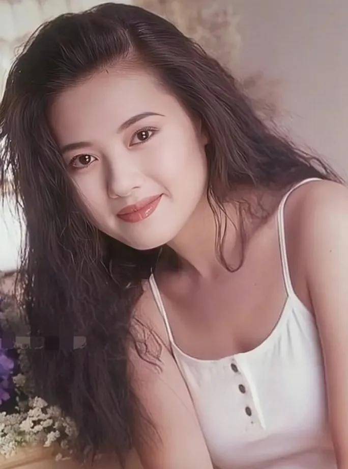 [比心][比心]李丽珍是一位杰出的女性,她的职业和个人成就值得我们的