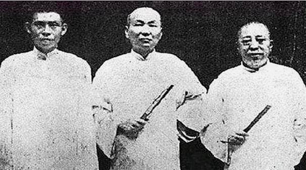 真正的上海滩大佬,杜月笙见了得叫师爷,因为他还有另一重身份!