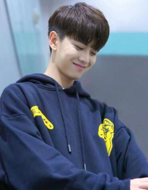 1米78的任嘉伦遇上1米68的热巴,身高差却成吐槽点,谁说谎很明显_明星