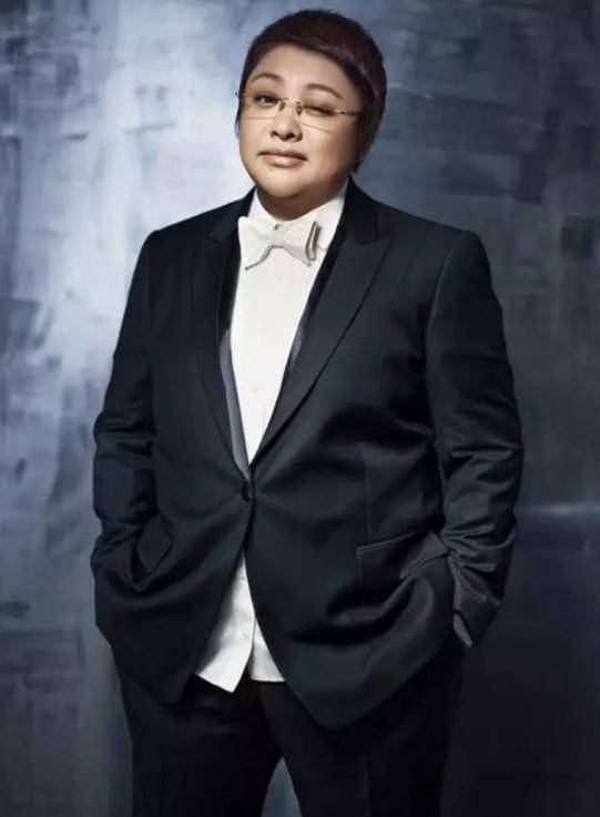 管彤:资历不输董卿,多年和韩红"闹绯闻",被迫公开感情生活_音乐_播音