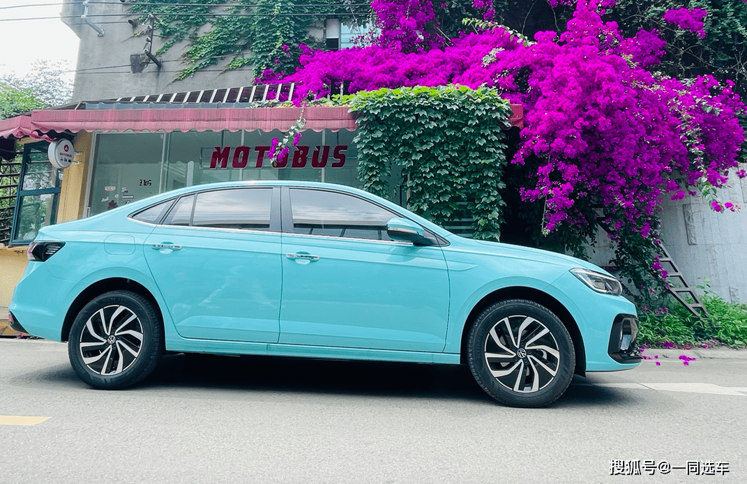 试驾朗逸新锐,售价或10万内,造型时尚还标配6气囊