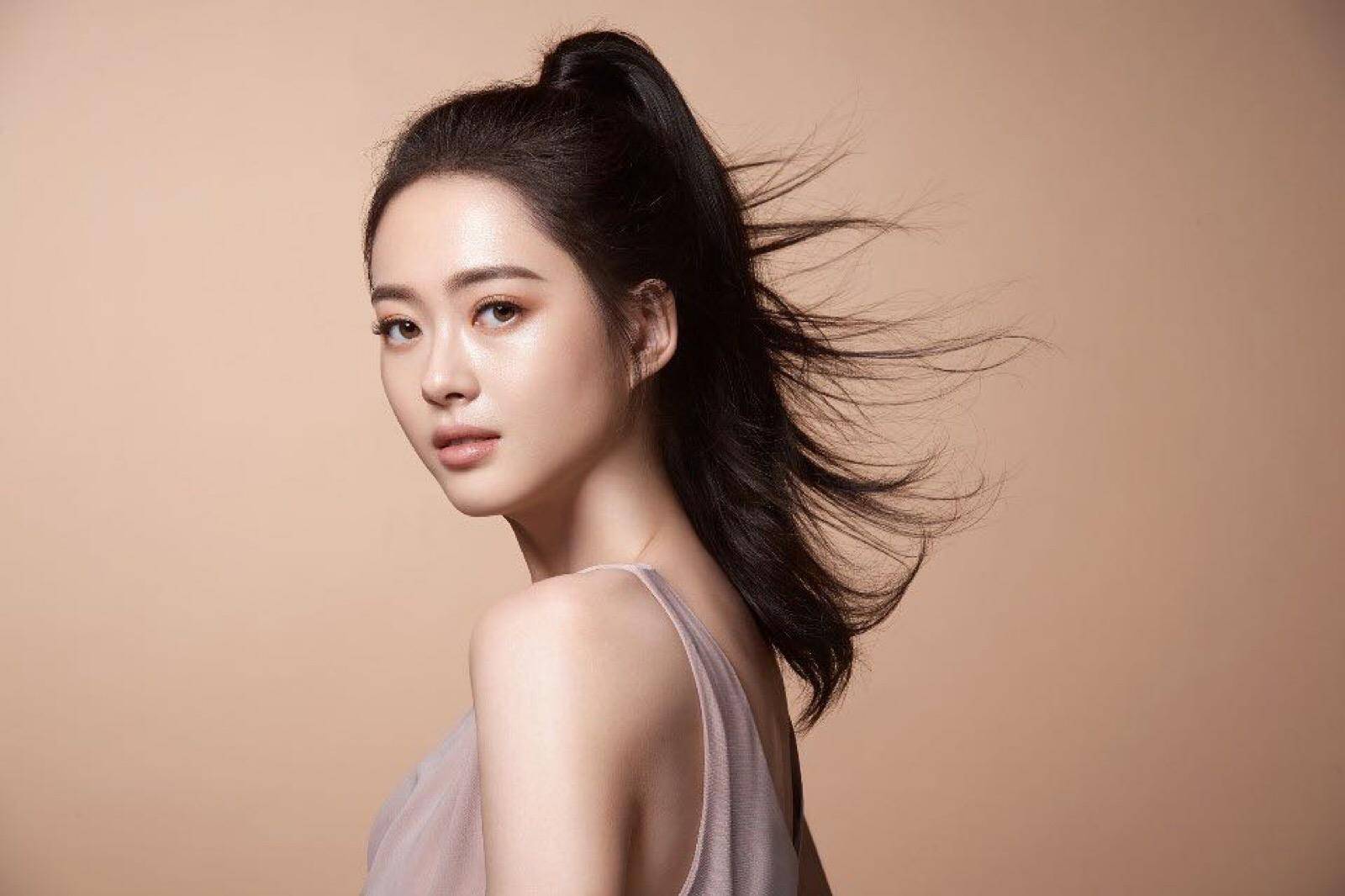 5,高雅拉影响力和社会贡献:张娜拉作为一位备受关注的明星,多次参与