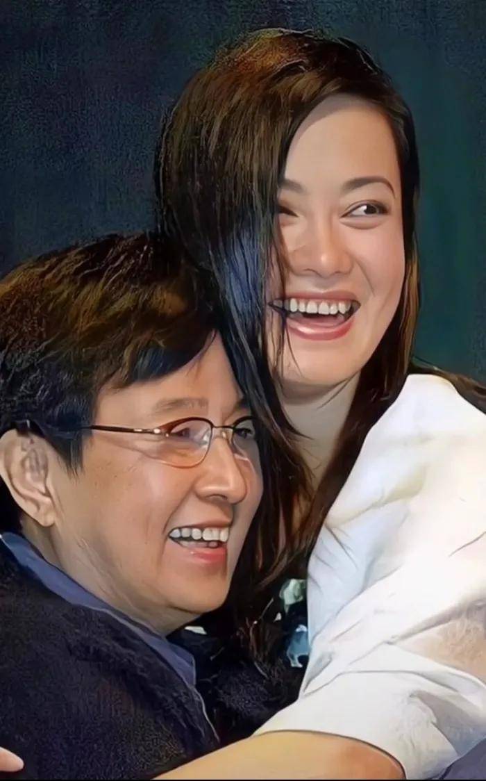 毛阿敏是一位杰出的音乐人和歌手,她在音乐界的地位和影响力被广泛