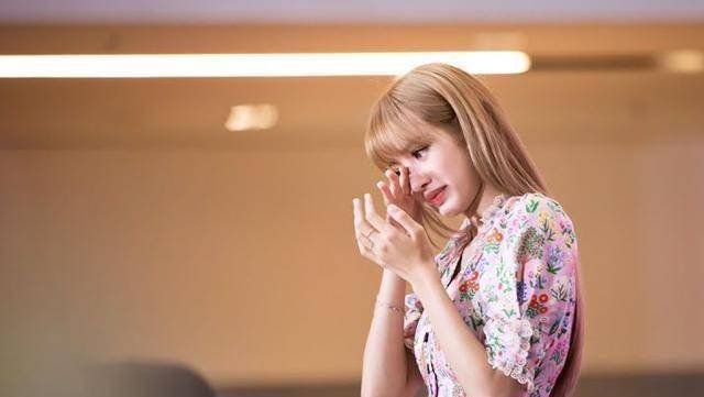 《blackpink》的lisa不僅如此,李大輝還透露自己的腰