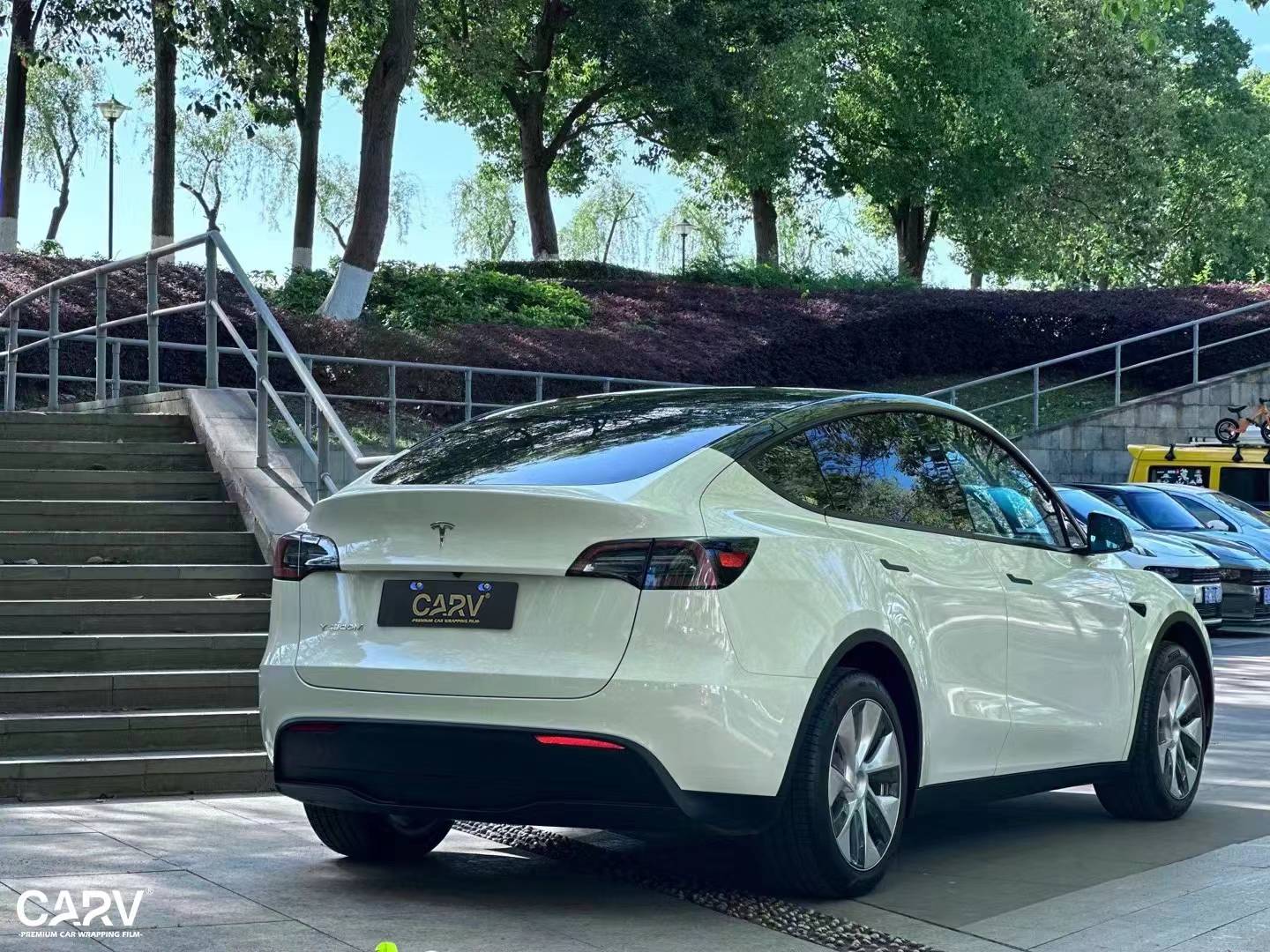 特斯拉modely卡孚改色膜白金胡椒白,经典而又不失时尚_搜狐汽车_搜狐