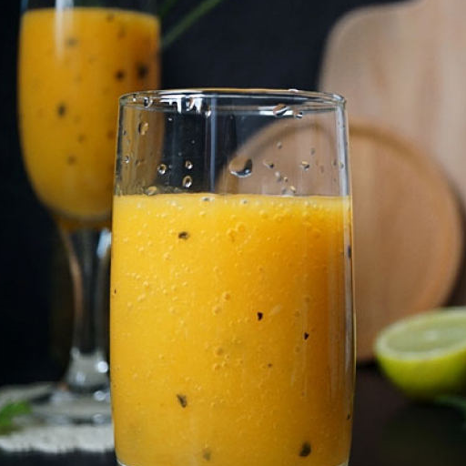 百香果芒果汁,酸甜爽口,满满维生素_蜂蜜_凉开水_成品