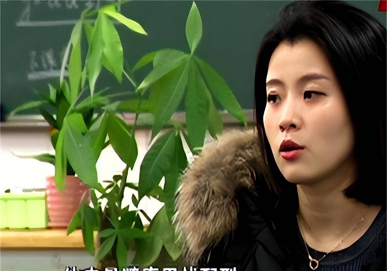 2017年,浙江女孩捐骨髓救15岁男孩,两人见面后,男孩低头跪谢_许艾菲