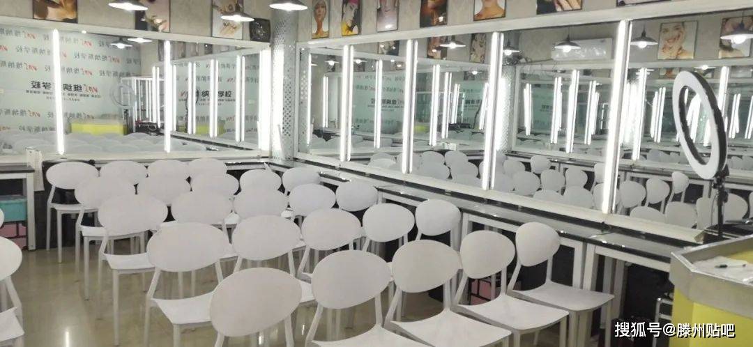 美容师职业技能等级考试在滕州市维纳斯职业培训学校定点认定机构举行