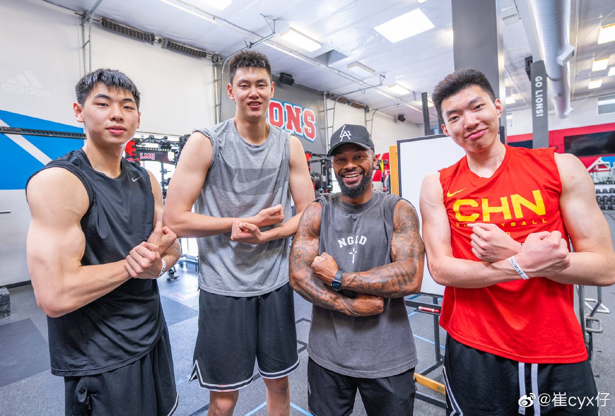 崔永熙洛杉矶特训晒壮硕麒麟臂,廖三宁李禄曈陪练不如他_训练_小崔