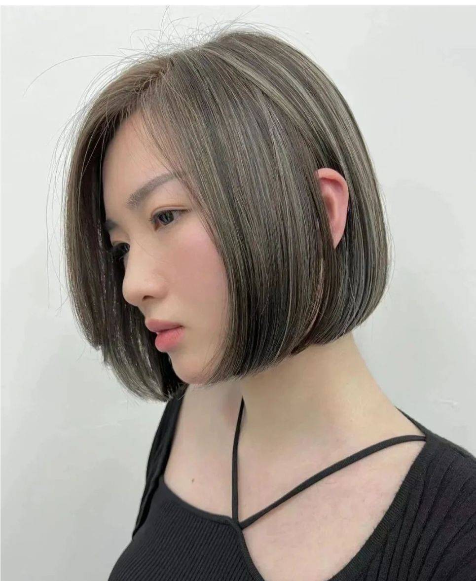 夏天别再烫卷了,最火还剪短和长直发,看看这14款_发型_短发_自然