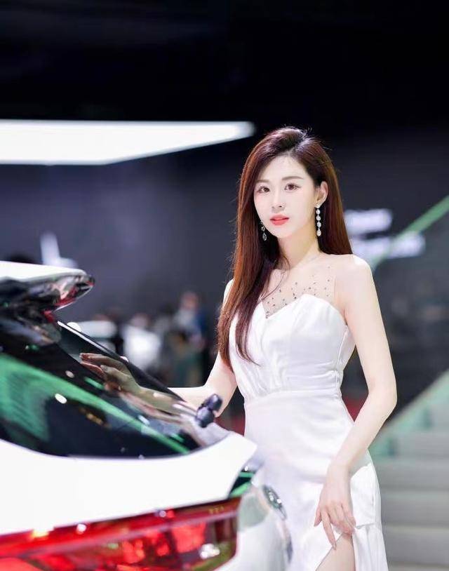 女友是车模,爱情长跑6年,两人高调领证_张炎_北京首钢队_身高