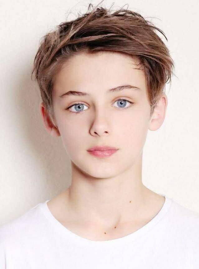 13岁成世界上最美丽男孩,16岁颜值更惊人,灰蓝色眼睛让人着迷_william