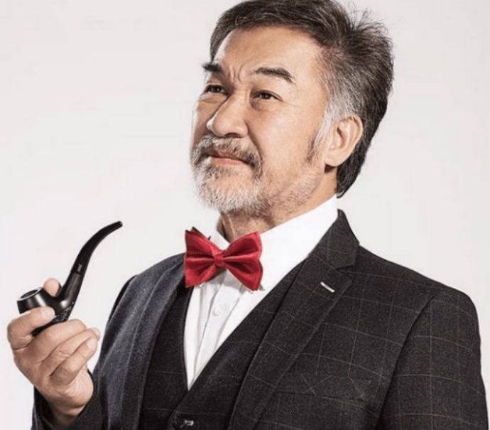 武打港星梁家仁为《魔域手游2》送上祝福,来看看这款游戏的亮点_喜剧