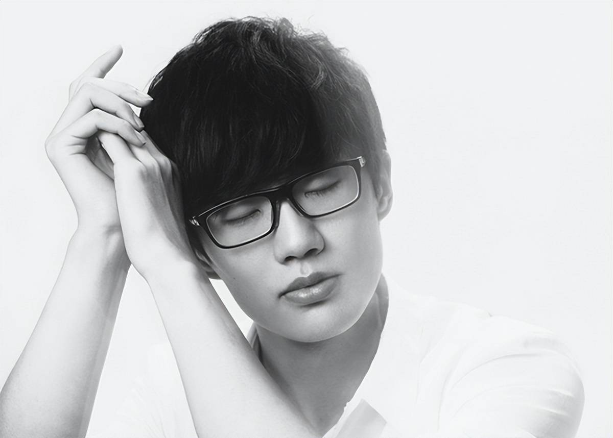 他也塌房了,网传某男星管不住下半身,许嵩被点名_音乐_消息_回应