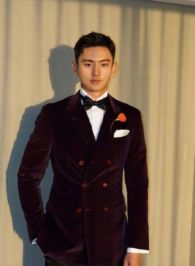 28岁宁泽涛颜值下滑?