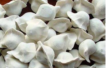 速冻水饺不用解冻,学大厨打入两个鸡蛋,上桌全家抢着吃