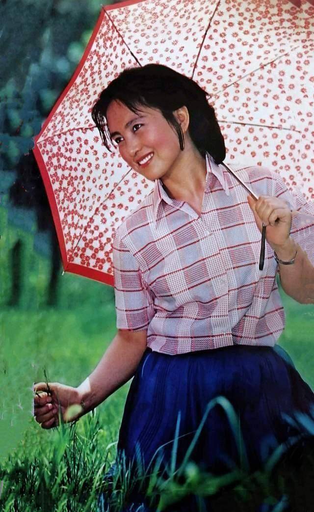 80年代女星张金玲20张美照雍容华美似牡丹与现在的女星区别大_电影