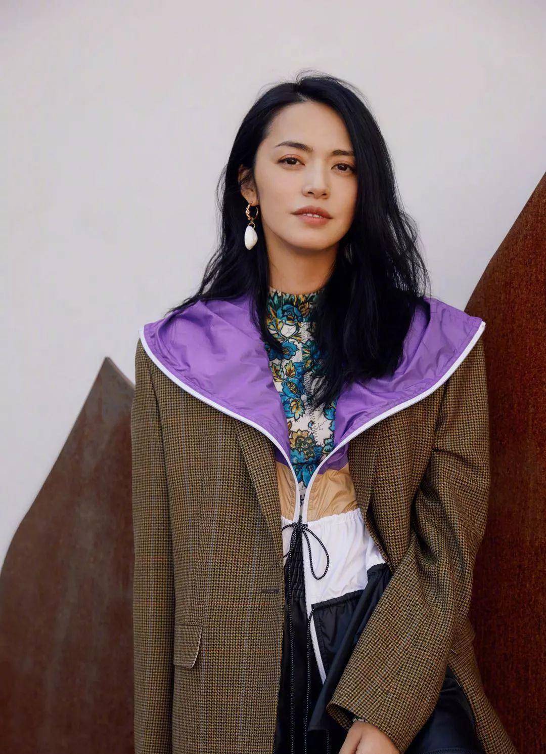 50岁俞飞鸿近照曝光,我看到了女人最好的一面_图片_网络_西装