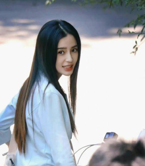 angelababy长直发美如仙女!