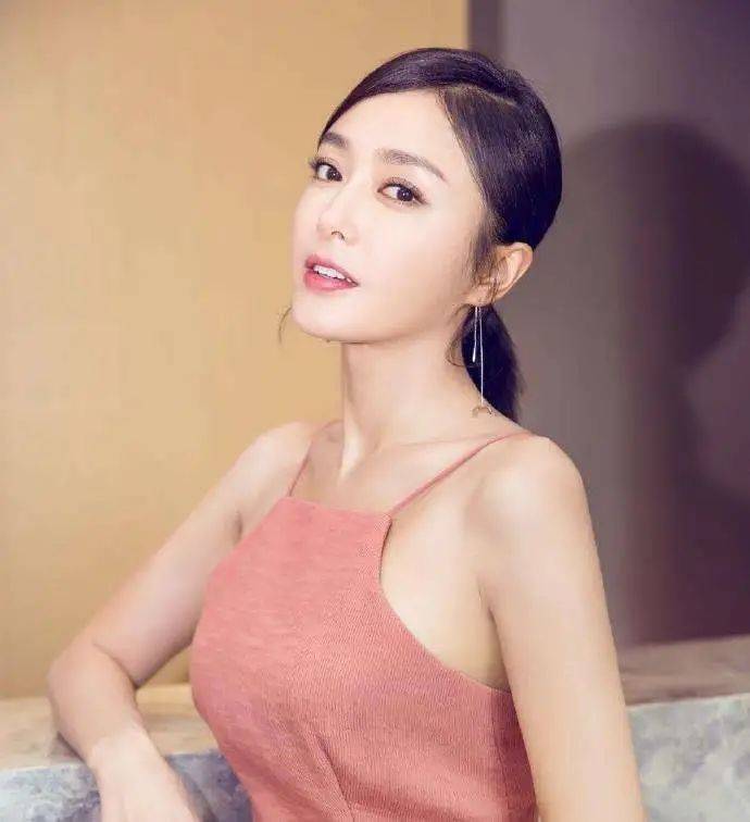 抢男人,争资源,娱乐圈的"塑料姐妹情"绝了_霍思燕_秦岚_李小璐