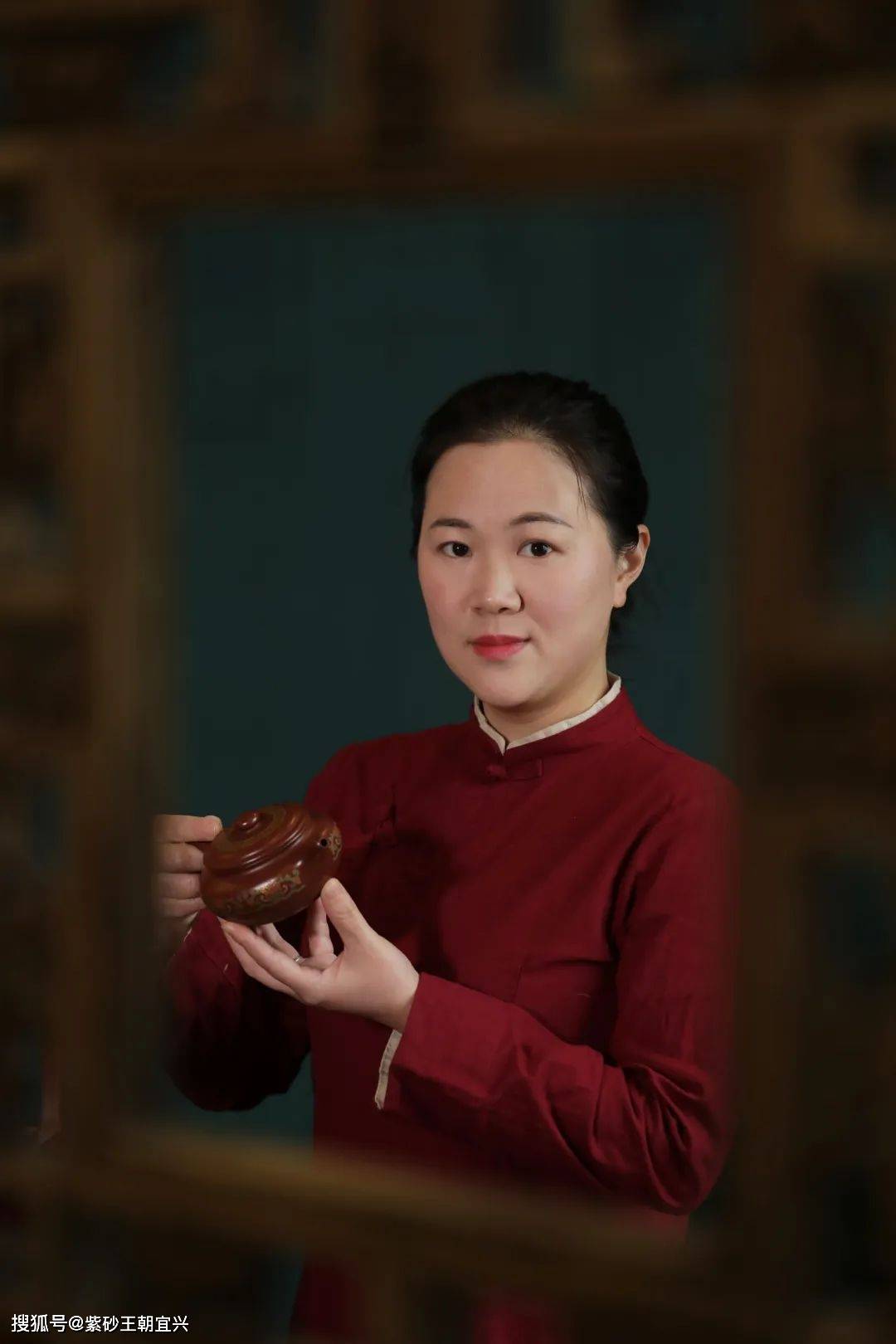 紫砂王朝:"朱泥女神"【田玲】,特色粗砂,粗粝之美_艺术_作品_成品率