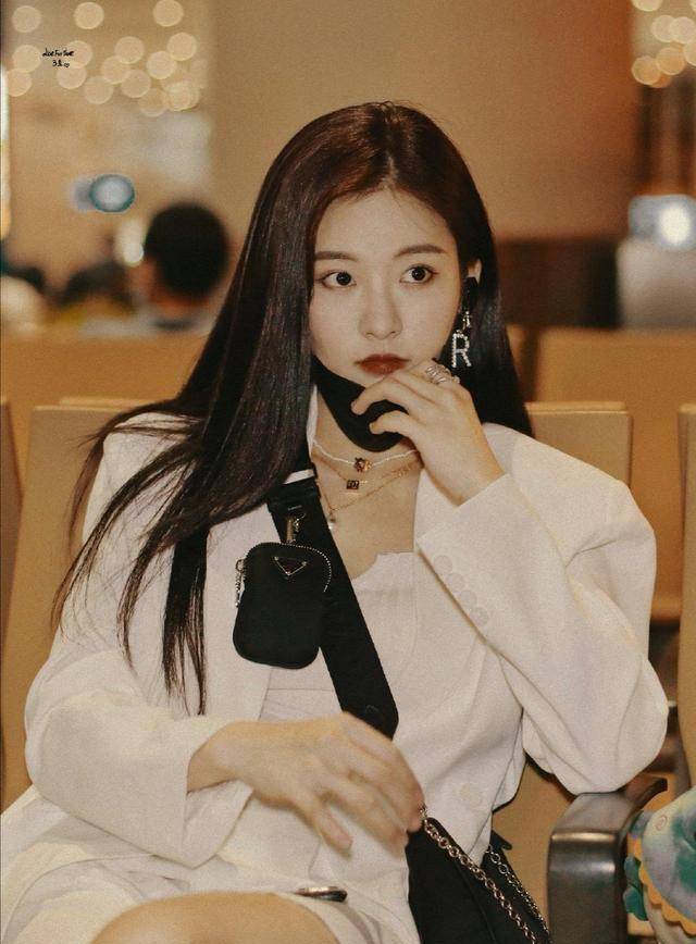 孙芮1995年7月29日出生于黑龙江省哈尔滨市,女子组合snh48二期生,snh