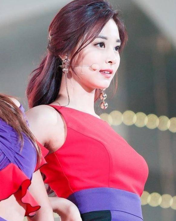 twice门面不只周子瑜?定延短发杀,兔牙激萌,而她似天鹅!