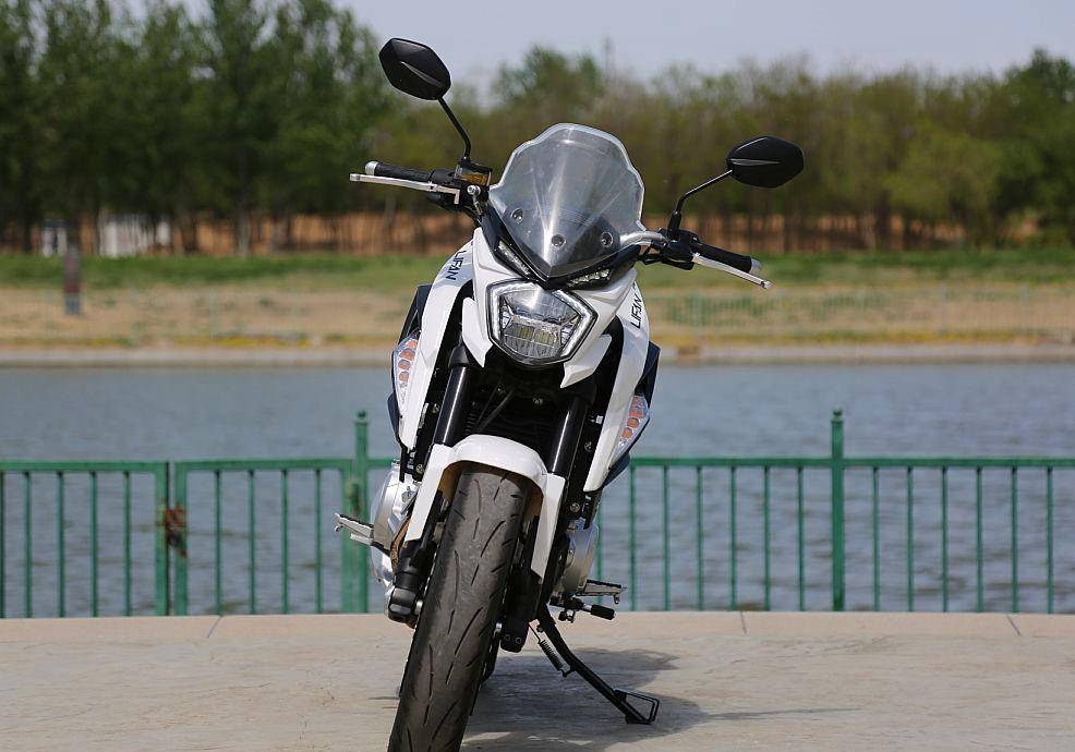 诚意满满,简单易上手,27马力双缸水冷 abs,2.4万_搜狐汽车_搜狐网