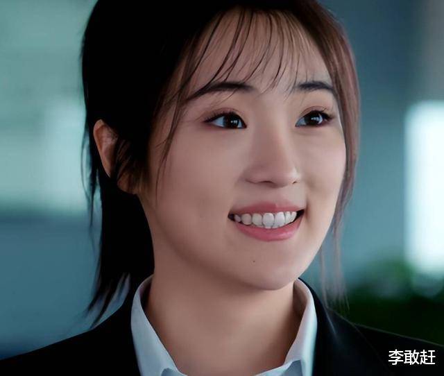 闫妮女儿演技引关注,观众评价"一针见血"_邹元清_表情_剧中