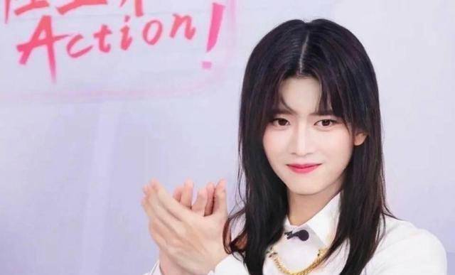 不敢相信自己的眼睛,任嘉伦女装撞脸鞠婧祎_网友_美女_许宣