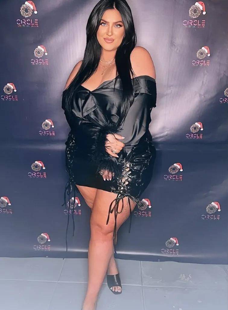 大码模特打破常规,重新定义美丽-布鲁克·巴罗斯_时尚_媒体_社交