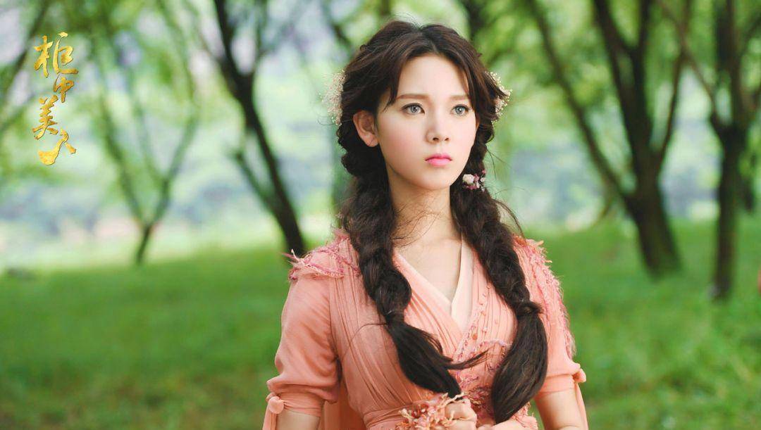 陈瑶身在唐人影视公司,却没有像其师姐刘诗诗,古力娜扎一样得到公司的