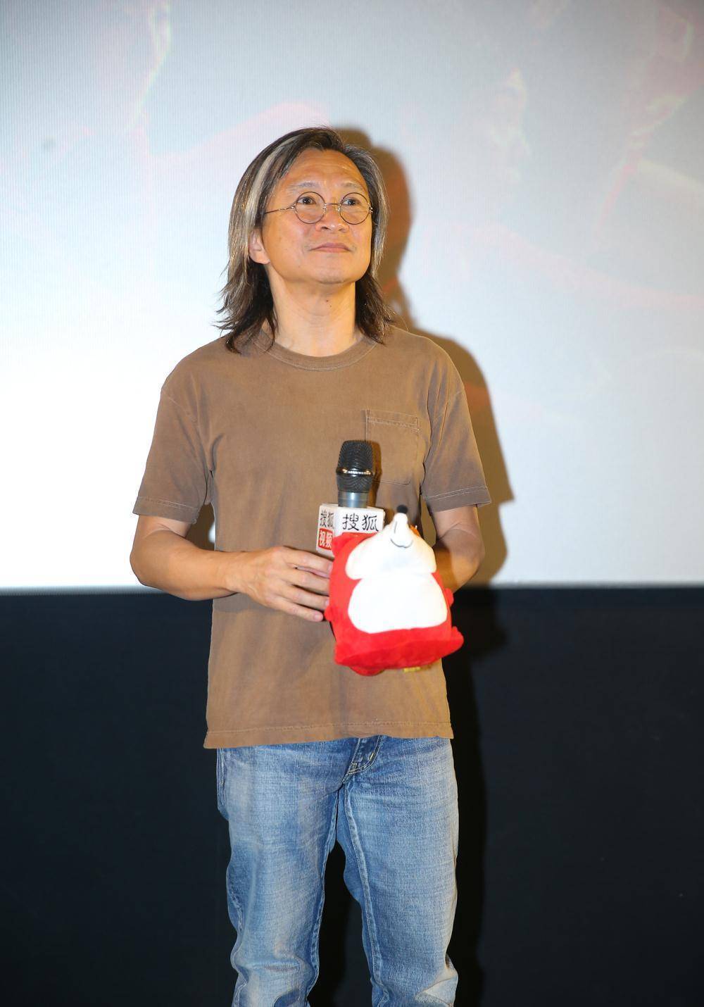 陈可辛夸易烊千玺特别有灵气:我肯定会拍他一次,他真的是太好了_排球