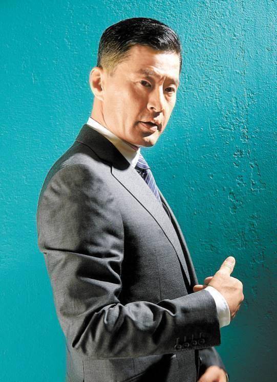 曾风头盖过李连杰,被称"亚洲史泰龙",于荣光到底有多厉害_京剧_北京