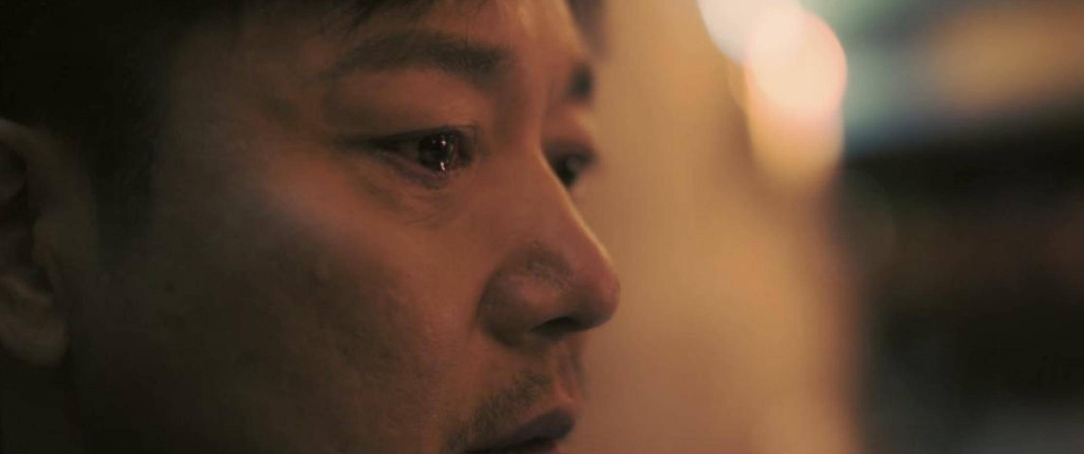 刘奕君的崩溃掀起全网“熟年危机”热潮，人到熟年谁不想换个活法-刘奕君吧