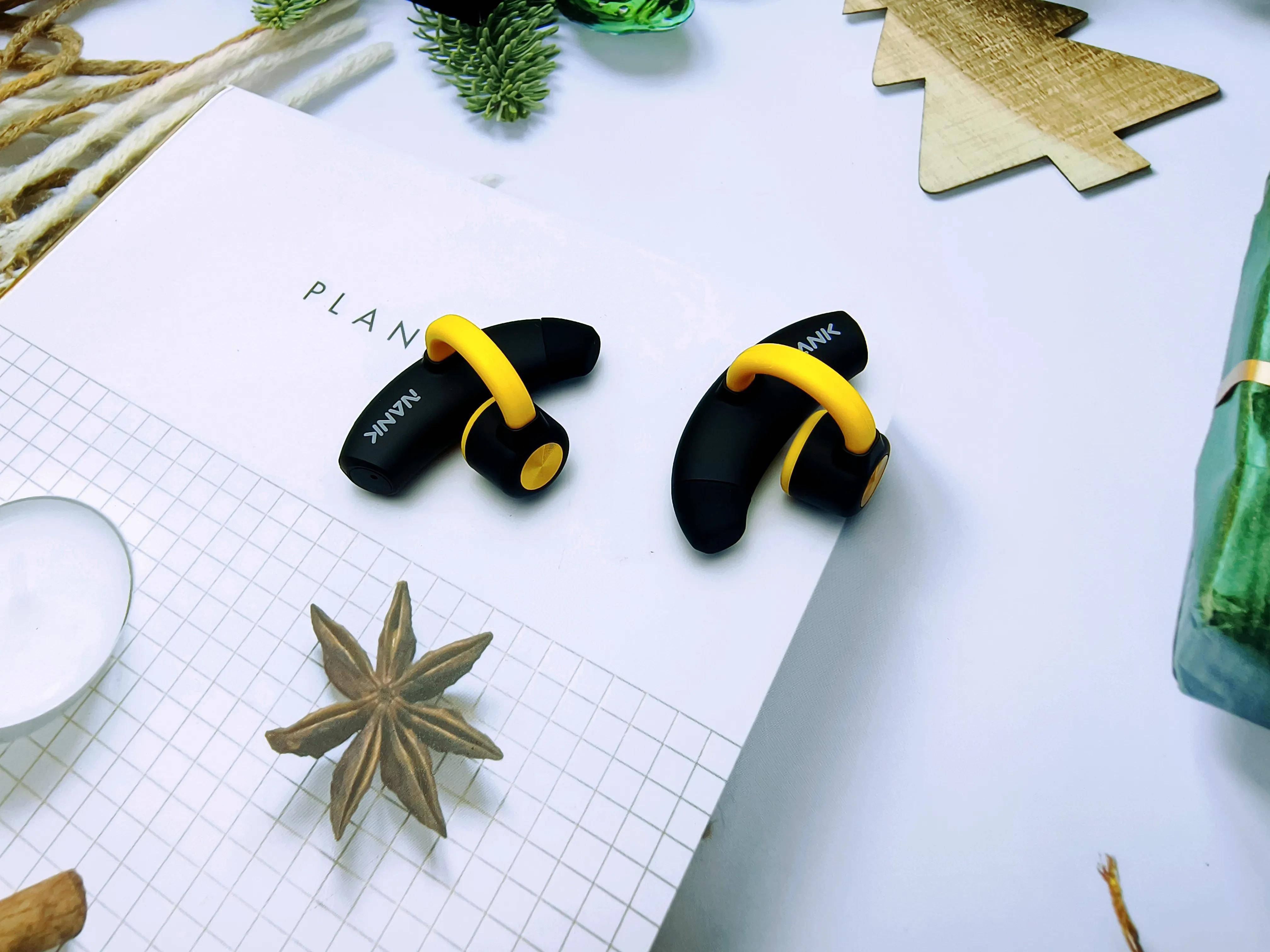 独特犀牛角设计，南卡OE重新定义骨传导新形态