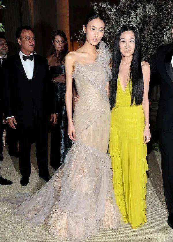 奚梦瑶,何穗,当年的"华谊超模三姝"如今怎样了?_秦舒培_时尚_安以轩