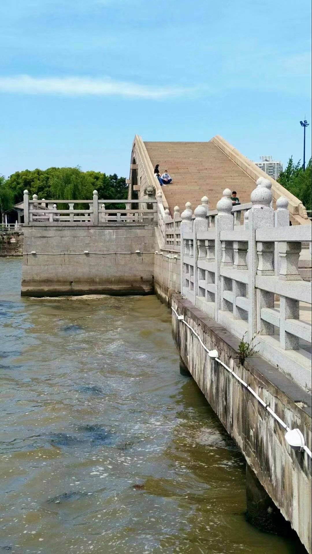 竹影魅颜倾塘水围,黎明破晓岸明日香清风徐来.