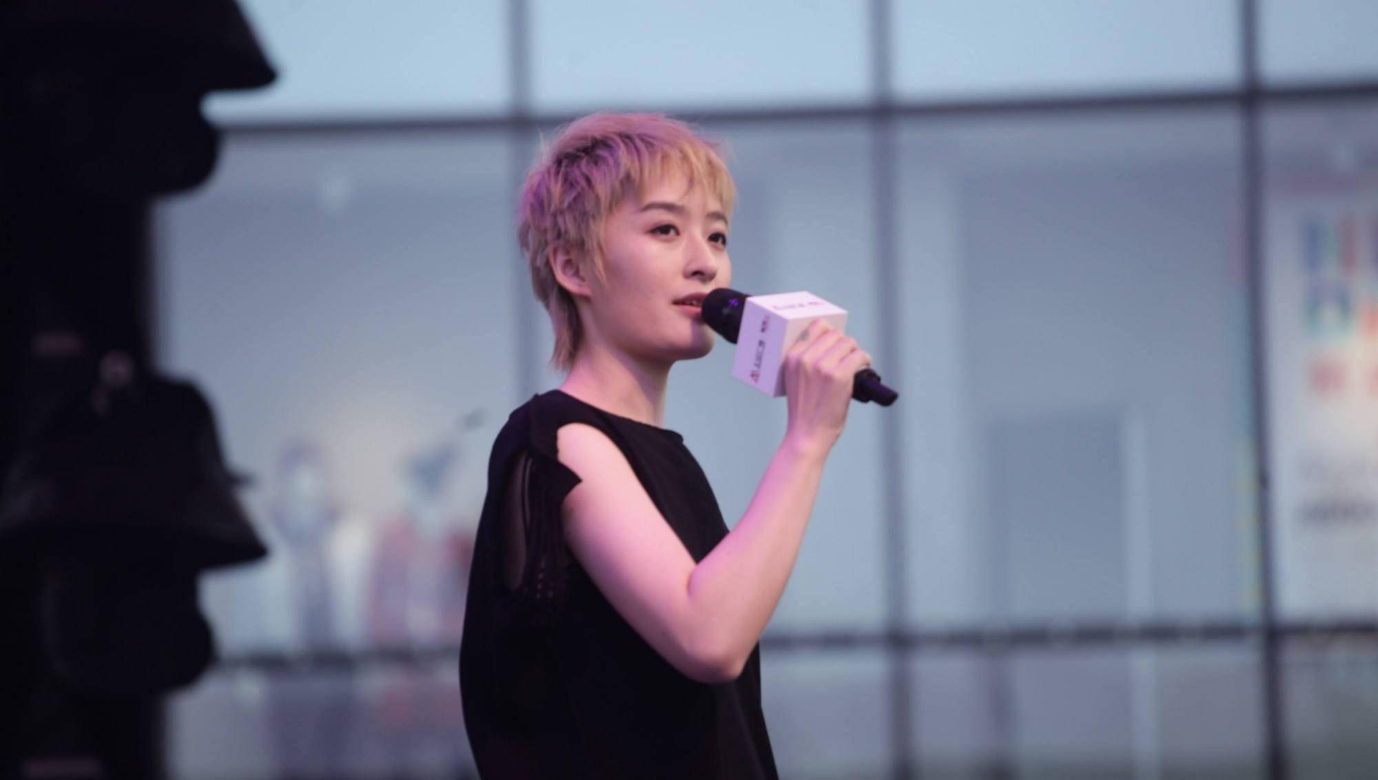 公众人物_成功_女子