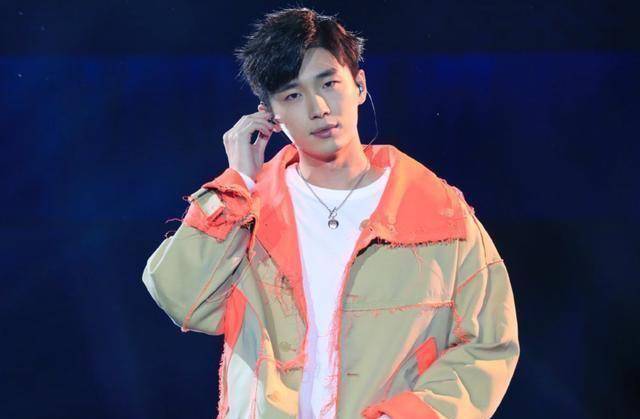 单依纯夺冠,李宇春和谢霆锋少了些幸运,李健仍是冠军导师_潘虹_总决赛