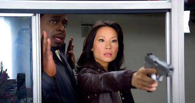 从模特到好莱坞打女,与郭富城合作经典被埋没,因成龙走向转折_刘玉玲