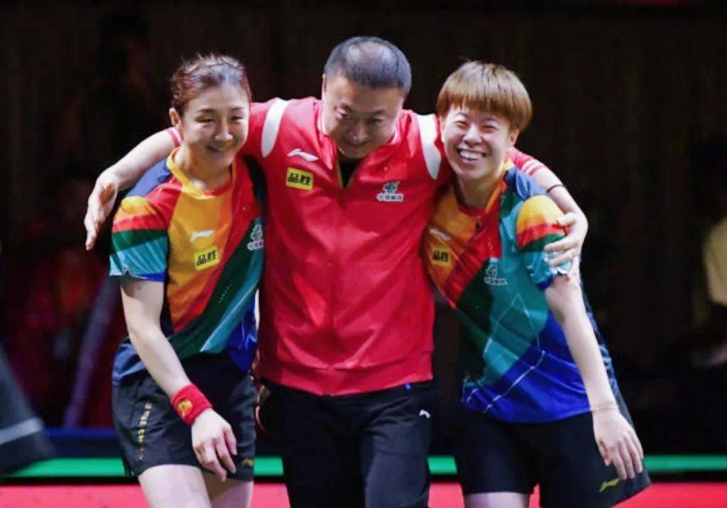 早田输,伊藤英利豪,国乒成五冠王,马琳抱抱梦迪,沙宇惨_孙颖莎_王艺迪