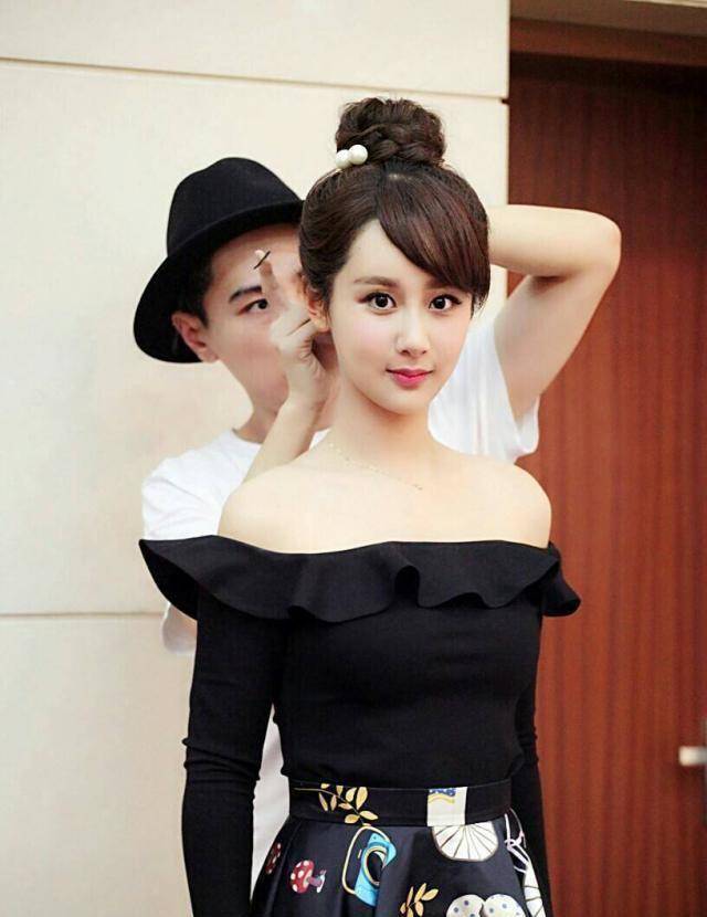 2014年杨紫出演《战长沙》与霍建华搭档夫妻,挑战怀孕戏,将痛苦演绎的