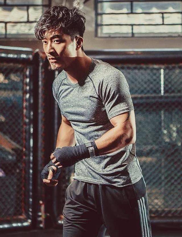 从职业拳手到动作演员,这位90后挫败依旧锋芒的肌肉型男,够刚!