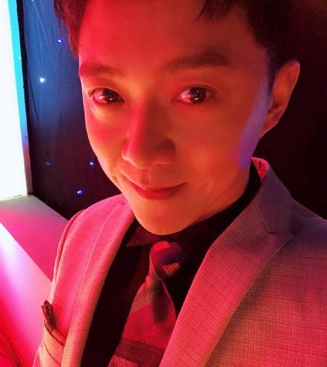 除了盛产朱之文,《我是大明星》主持人也受争议,曾是一代人青春_山东